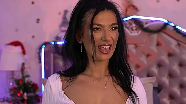 Snapshot of KinkyAmelie chatting on December 15, 6:01 pm KinkyAmelie online show from December 15, 6:01 pm