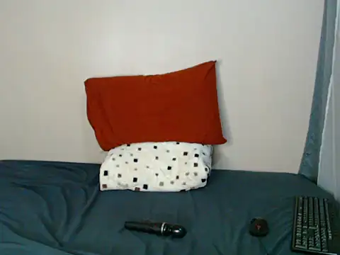 Snapshot of babydoll1505 chatting on December 3, 1:57 am babydoll1505 online show from December 3, 1:57 am