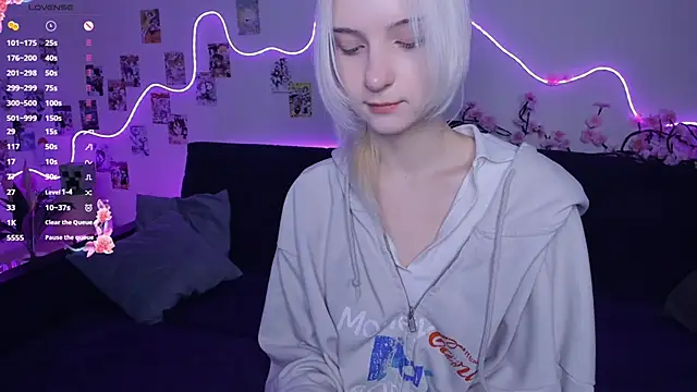 Megan--chan online show from November 16, 9:31 pm