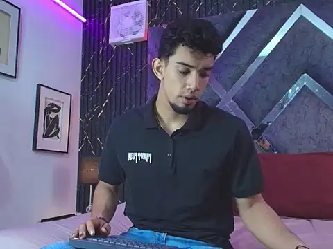 Snapshot of prince_arthur77 chatting on July 9, 1:48 pm prince arthur77 online show from July 9, 1:48 pm