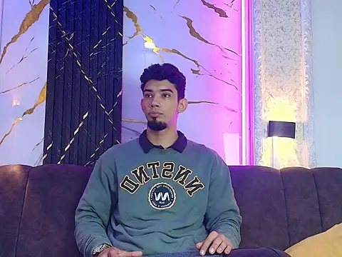 Snapshot of prince_arthur77 chatting on July 23, 1:31 pm prince arthur77 online show from July 23, 1:31 pm
