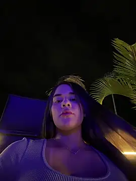 Snapshot of BellaLeclair chatting on February 16, 12:51 am BellaLeclair online show from February 16, 12:51 am