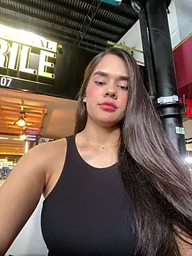 Snapshot of BellaLeclair chatting on March 23, 9:19 pm BellaLeclair online show from March 23, 9:19 pm