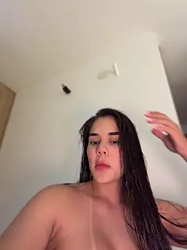 BellaLeclair online show from June 15, 5:31 am