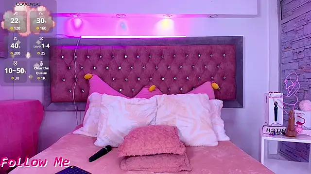 Snapshot of Bonn_Glow chatting on October 23, 4:45 am Bonn Glow online show from October 23, 4:45 am