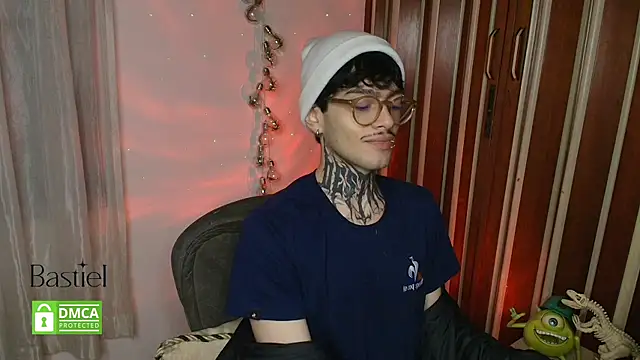 Mihail leroy online show from October 18, 12:35 am