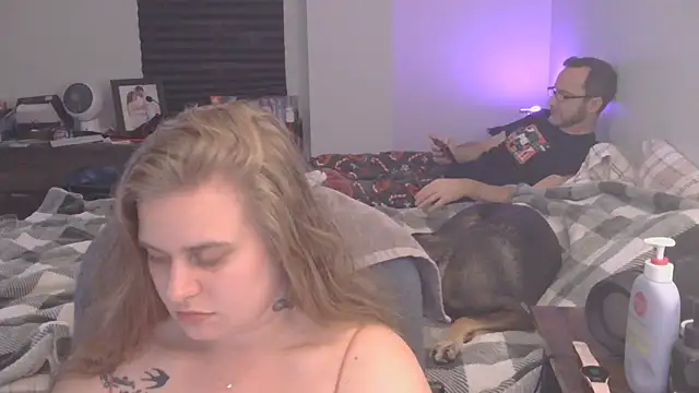 Sexyblonde12344 online show from December 16, 12:37 am