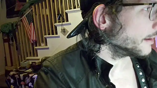 MasterDaddyCool online show from October 4, 5:05 am