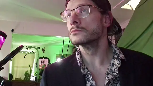 MasterDaddyCool online show from October 28, 4:31 pm