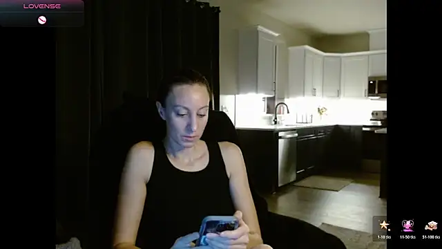 Snapshot of AnneNay chatting on February 27, 4:45 am AnneNay online show from February 27, 4:45 am