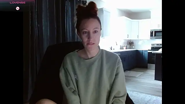 Snapshot of AnneNay chatting on February 28, 7:15 pm AnneNay online show from February 28, 7:15 pm