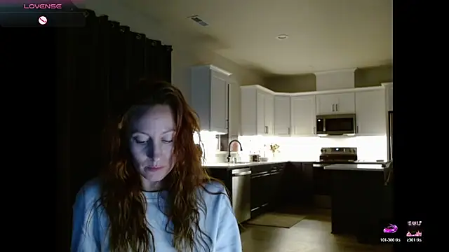 Snapshot of AnneNay chatting on March 3, 3:45 am AnneNay online show from March 3, 3:45 am