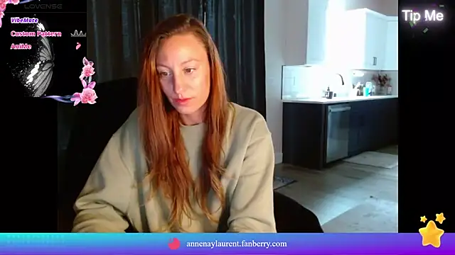 Snapshot of AnneNay chatting on March 12, 10:38 pm AnneNay online show from March 12, 10:38 pm