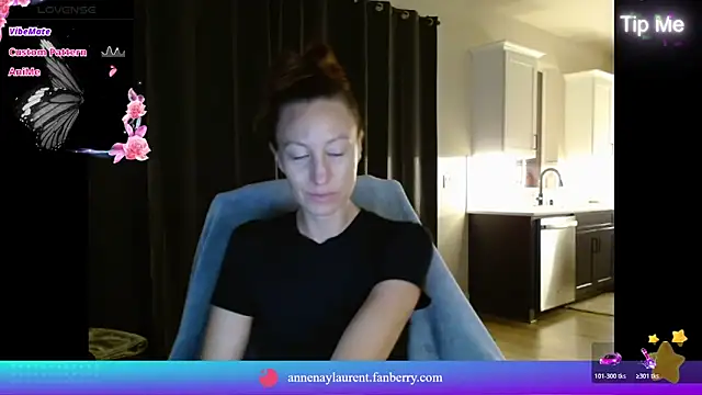 Snapshot of AnneNay chatting on March 14, 3:34 am AnneNay online show from March 14, 3:34 am