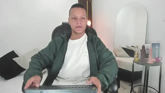 Snapshot of Ricky_Owens1 chatting on September 12, 1:11 pm Ricky Owens1 online show from September 12, 1:11 pm