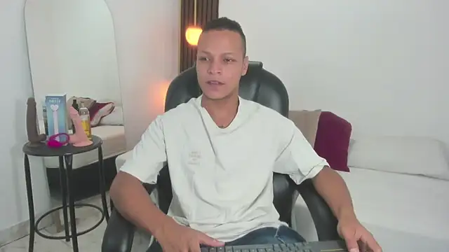 Snapshot of Ricky_Owens1 chatting on September 15, 1:11 pm Ricky Owens1 online show from September 15, 1:11 pm