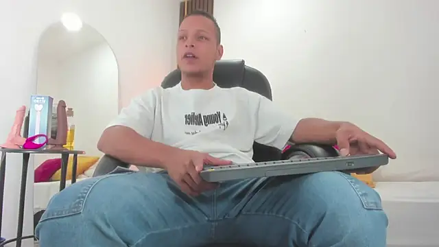 Snapshot of Ricky_Owens1 chatting on September 17, 1:13 pm Ricky Owens1 online show from September 17, 1:13 pm