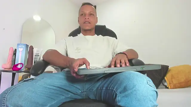 Snapshot of Ricky_Owens1 chatting on September 24, 1:58 pm Ricky Owens1 online show from September 24, 1:58 pm