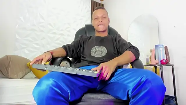 Snapshot of Ricky_Owens1 chatting on September 25, 2:43 pm Ricky Owens1 online show from September 25, 2:43 pm