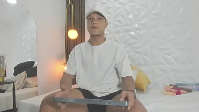 Snapshot of Ricky_Owens1 chatting on October 8, 1:53 pm Ricky Owens1 online show from October 8, 1:53 pm