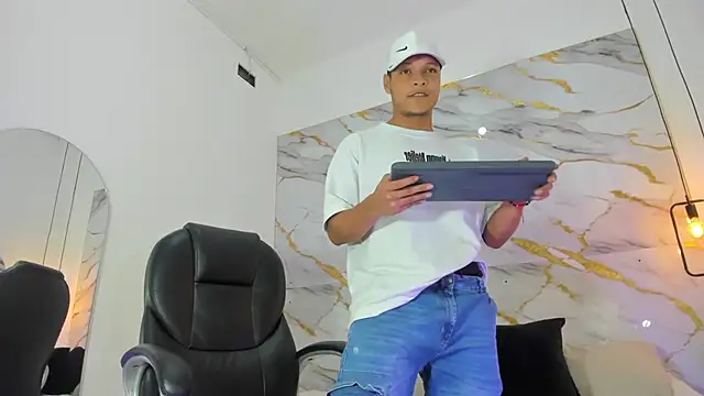 Snapshot of Ricky_Owens1 chatting on October 12, 2:05 pm Ricky Owens1 online show from October 12, 2:05 pm