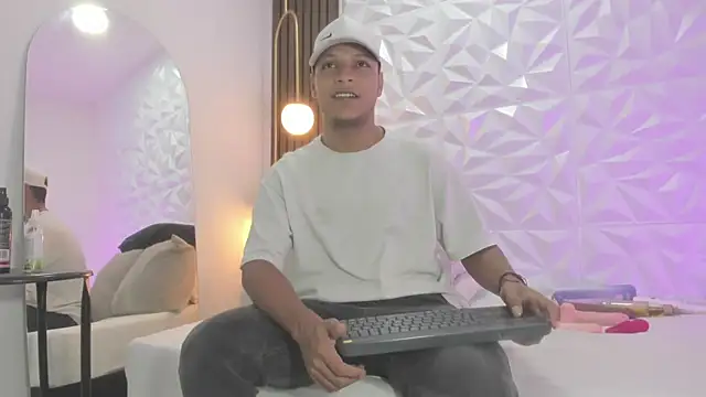 Snapshot of Ricky_Owens1 chatting on October 14, 1:12 pm Ricky Owens1 online show from October 14, 1:12 pm