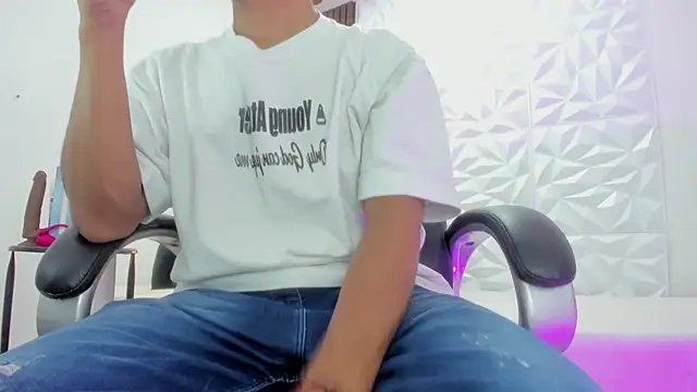 Snapshot of Ricky_Owens1 chatting on October 15, 2:06 pm Ricky Owens1 online show from October 15, 2:06 pm