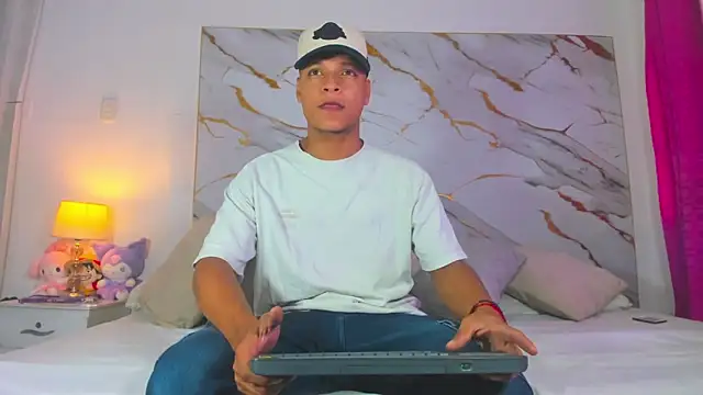 Snapshot of Ricky_Owens1 chatting on October 24, 1:07 pm Ricky Owens1 online show from October 24, 1:07 pm