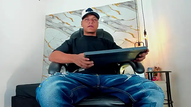 Snapshot of Ricky_Owens1 chatting on October 25, 2:24 pm Ricky Owens1 online show from October 25, 2:24 pm