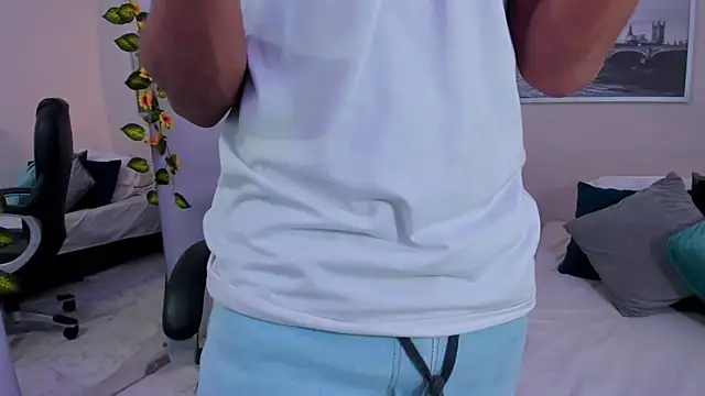 Snapshot of Ricky_Owens1 chatting on November 8, 9:13 pm Ricky Owens1 online show from November 8, 9:13 pm