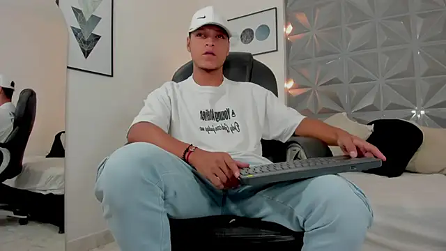 Snapshot of Ricky_Owens1 chatting on November 22, 6:51 pm Ricky Owens1 online show from November 22, 6:51 pm