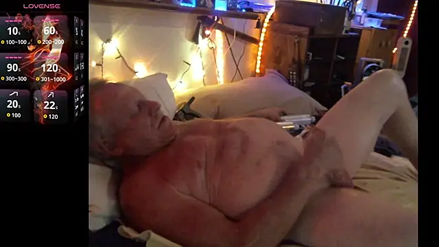 Pussyeat2please online show from June 13, 7:06 am
