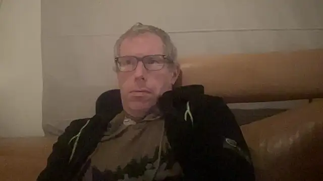 Snapshot of choupipat1 chatting on November 19, 8:20 pm choupipat1 online show from November 19, 8:20 pm