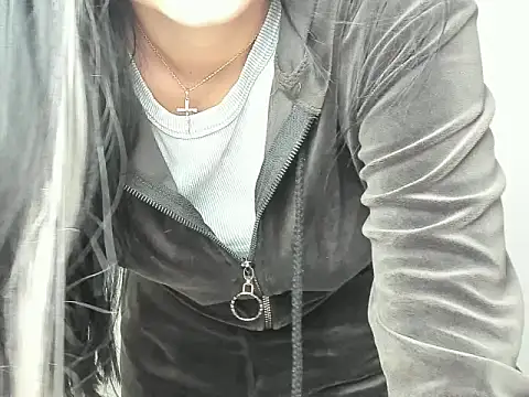 Snapshot of Lune_Moon chatting on November 15, 6:11 am Lune Moon online show from November 15, 6:11 am