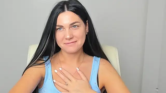 Snapshot of Lune_Moon chatting on November 22, 6:23 am Lune Moon online show from November 22, 6:23 am