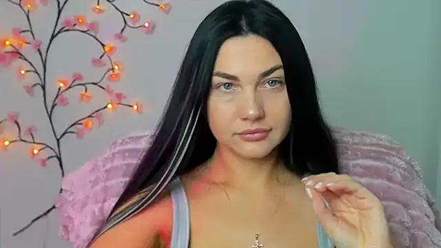 Snapshot of Lune_Moon chatting on December 2, 6:30 am Lune Moon online show from December 2, 6:30 am