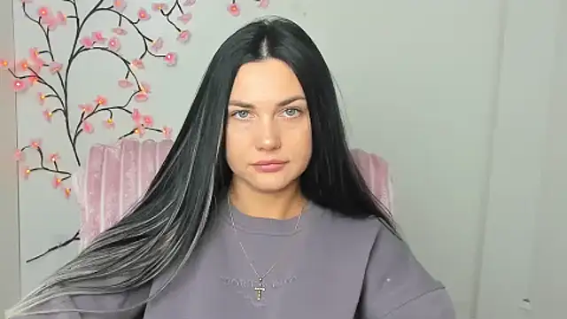 Snapshot of Lune_Moon chatting on February 19, 6:31 am Lune Moon online show from February 19, 6:31 am