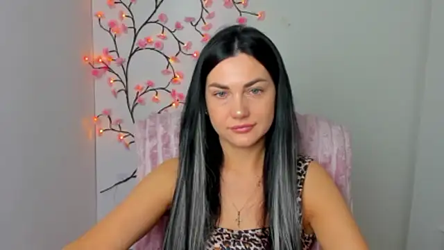 Snapshot of Lune_Moon chatting on April 8, 5:40 am Lune Moon online show from April 8, 5:40 am