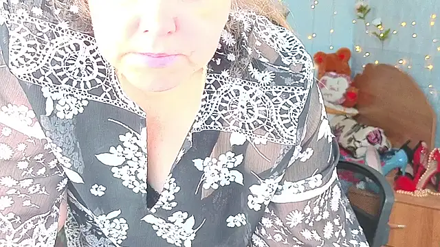 Audrey Aura online show from September 17, 5:09 am