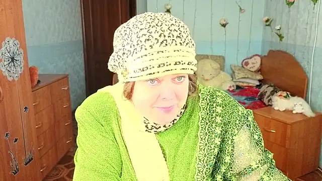 Audrey Aura online show from November 1, 5:53 am