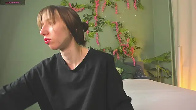 Lisbeth  Salander online show from November 28, 2:36 am