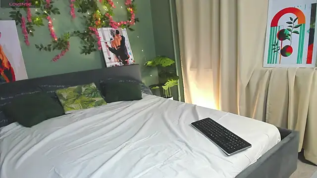 Lisbeth  Salander online show from January 15, 2:38 am