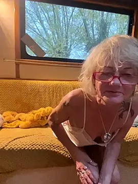 ladyboatlady online show from October 14, 6:36 am