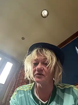 Snapshot of ladyboatlady chatting on May 16, 4:06 pm ladyboatlady online show from May 16, 4:06 pm