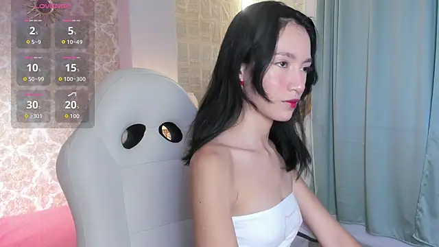 LilyThea online show from September 17, 8:43 pm
