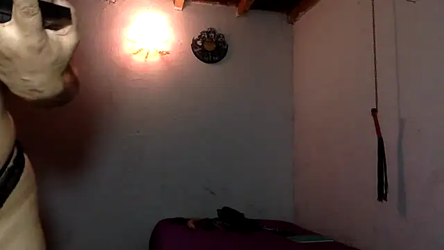 Snapshot of indomitaFox chatting on April 21, 5:47 am indomitaFox online show from April 21, 5:47 am