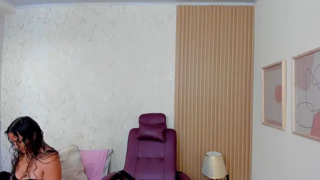 Snapshot of bellarivera_ chatting on October 5, 12:14 pm bellarivera  online show from October 5, 12:14 pm