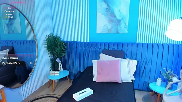 Snapshot of bellarivera_ chatting on November 3, 6:53 pm bellarivera  online show from November 3, 6:53 pm