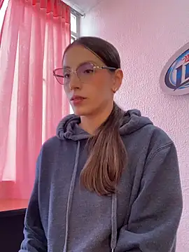 paula miler1 online show from April 28, 12:43 pm