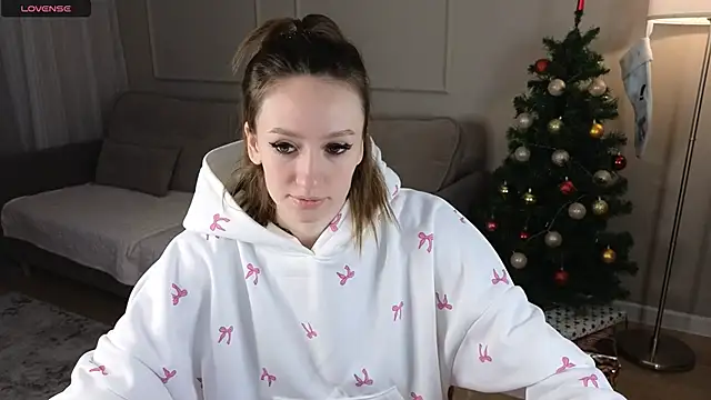 cutienaughtygirl online show from January 15, 7:02 am